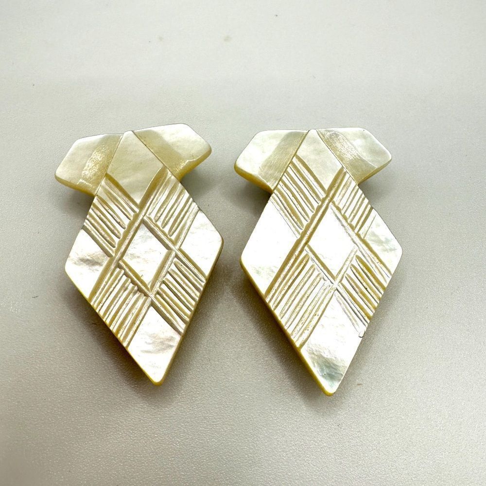 Vintage‎ mother of pearl shell shoe clips!